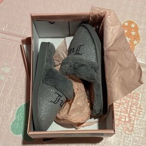 Juicy Couture Silver and Gray Women's Slippers